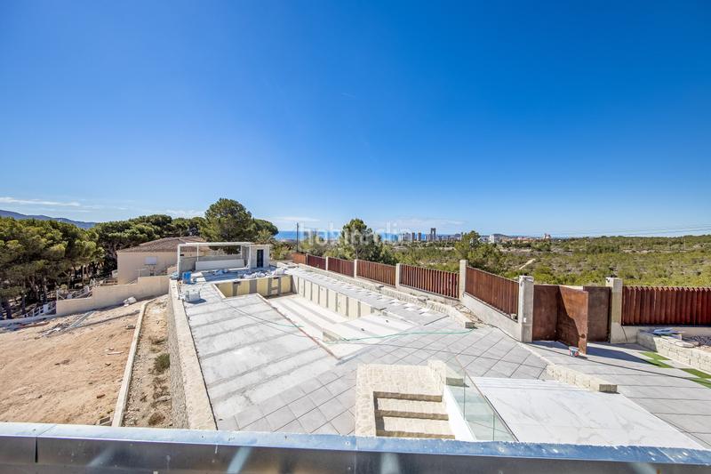 Foto 5a7cbf8f-18fa-4d57-a551-6590e78edecd. Xalet amb aparcament piscina a Urbanizaciones Benidorm