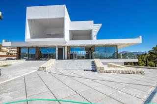 Xalet a Urbanizaciones. Villa de lujo con impresionantes vistas al mar