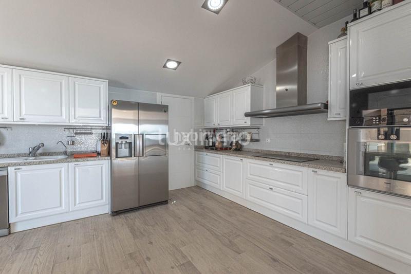 Foto 6a0d1901-e696-4e4b-9e04-a9285a6ef473. Attico con riscaldamento parcheggio piscina in Mascarat Altea