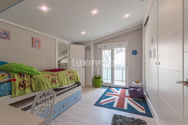 Foto ff801a3a-471c-436a-9e80-3f8bbe4fd18b. Attico con riscaldamento parcheggio piscina in Mascarat Altea