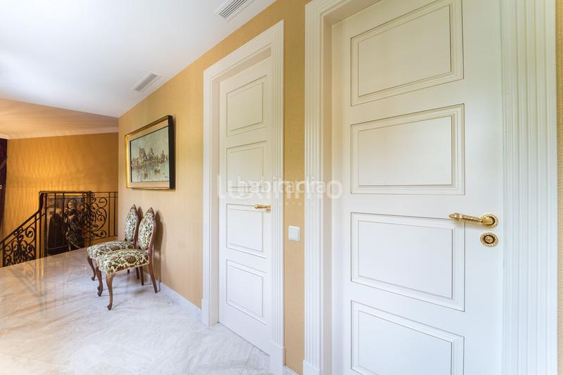 Foto 0da43e60-3107-46f8-871b-cee38a5f16b2. Xalet amb calefacció aparcament piscina a Altea la vella Altea