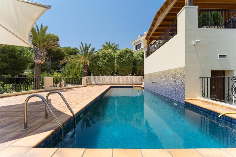 Foto 174fcbd4-b383-4213-8850-db0adaaf8ea3. Xalet amb calefacció aparcament piscina a Altea la vella Altea