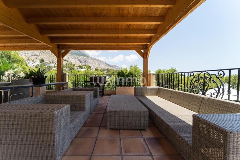 Foto 3f7941da-b852-4719-a43b-928aca937c83. Xalet amb calefacció aparcament piscina a Altea la vella Altea