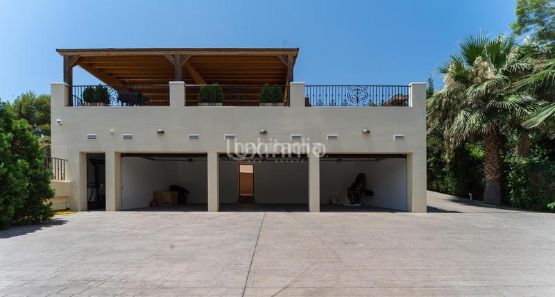 Foto 96d8a4a9-8d7f-46fd-a38a-c040fa3cf6a8. Xalet amb calefacció aparcament piscina a Altea la vella Altea