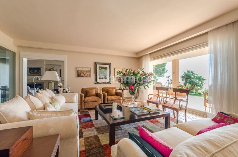 Foto 5df0d38f-9b31-40a7-8f4d-66d3acb90625. Chalet avec chauffage parking piscine dans Altea hills Altea