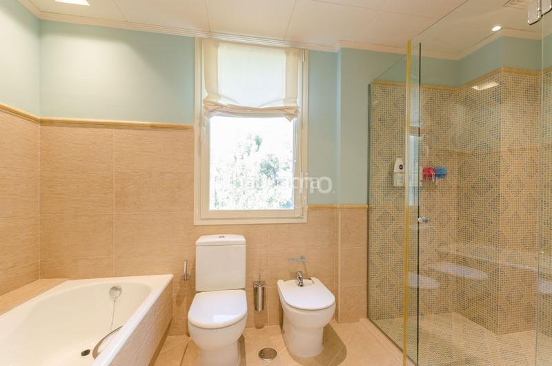 Foto 9d885c3a-67a8-4472-8f99-9d613a263422. Chalet avec chauffage parking piscine dans Altea hills Altea