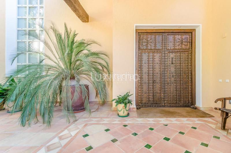 Foto c913e436-3a57-429c-bc93-0da5b3d4d6ca. Chalet avec chauffage parking piscine dans Altea hills Altea