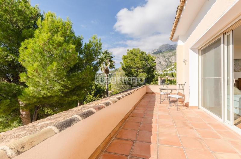 Foto fa43c90c-1ed3-4a79-8930-ecdae0d16e47. Chalet avec chauffage parking piscine dans Altea hills Altea