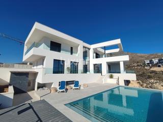 Chalet à Balcón de Finestrat-Terra Marina. Gran chalet moderno muy bien situado con vistas panorámicas al m