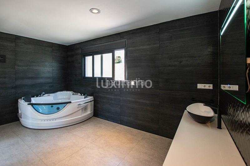 Foto 119febb7-d152-45dd-ba21-7af6a36fbfcb. Chalet con piscina in Oltamar - Cucarres Calp