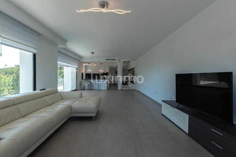 Foto 25d97848-ab38-4c19-96bd-f53f5b8a9385. Chalet con piscina in Oltamar - Cucarres Calp