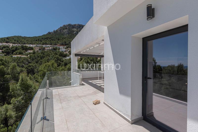 Foto 3aba3cb2-2c8b-44cd-832d-cabf530bf1b8. Chalet con piscina in Oltamar - Cucarres Calp