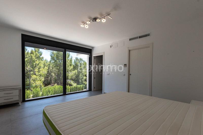Foto 3ed7da1d-c9d6-4213-b37b-bc95dd1dc26a. Chalet con piscina in Oltamar - Cucarres Calp