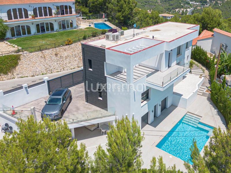 Foto 81d5f3cf-257d-4eb2-bf4a-13ff2af4b405. Chalet con piscina in Oltamar - Cucarres Calp
