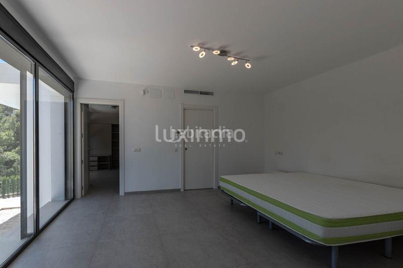 Foto 91b34c20-ab37-4023-8056-3959766f7e9b. Chalet con piscina in Oltamar - Cucarres Calp
