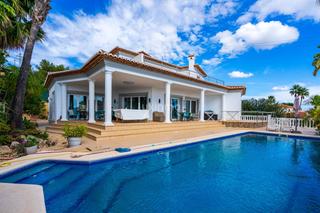 Xalet a Cometa. Villa en la mejor ubicación con vistas al mar y puestas de sol i