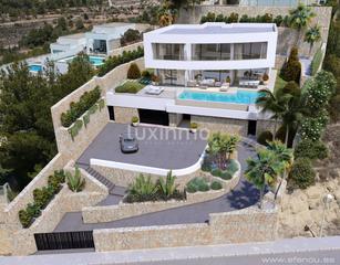 Xalet a La Empedrola. Nueva villa con impresionantes vistas en calpe