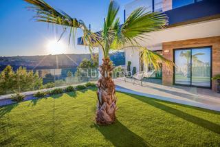 Attique à Cumbre del Sol. Ático con diseño moderno y todos los servicios
