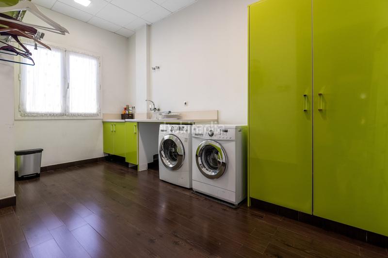 Foto 2419fccb-2dd2-4e2b-bca1-bf0046586a13. Doppelhaus mit heizung parking in Centro Mutxamel