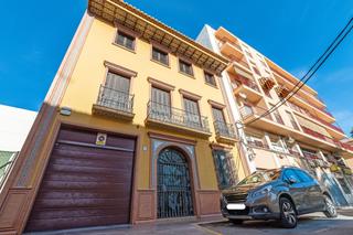 Casa aparellada a Centro. Casa adosada de lujo en el centro de mutxamel con impresionantes