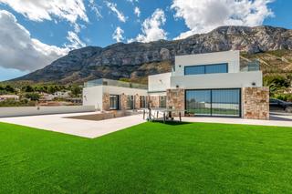 Chalet à El Montgó. Casa de lujo con impresionantes vistas al mar en el montgó, déni