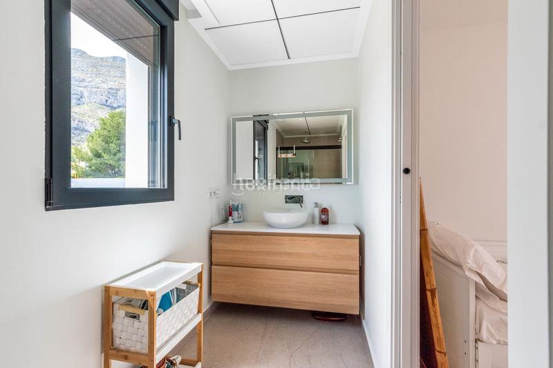 Foto c4de6560-20ed-48c2-9067-b161bb6b72b4. Chalet avec parking piscine dans El Montgó Dénia