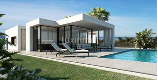 Xalet a El Montgó. Moderna villa con vistas al mar en denia