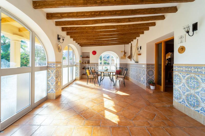 Foto 6487b0ce-1704-42ac-87a5-ea15bdc743fc. Chalet  con vistas al mar en una zona tranquila en Calp