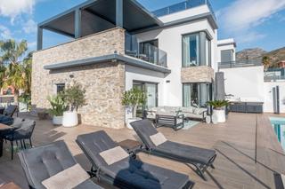 Chalet en Balcón de Finestrat-Terra Marina. Lujosa casa independiente con vistas al mar en balcón de finestr