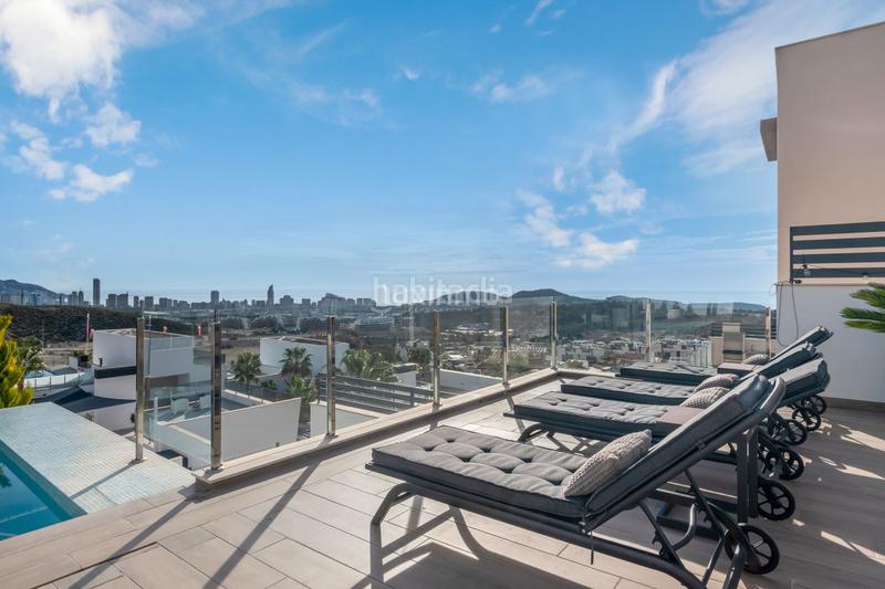 Foto 0fbeb3f3-5210-4237-9b1d-940177e2a796. Chalet with parking pool in balcón de Finestrat-terra marina Finestrat