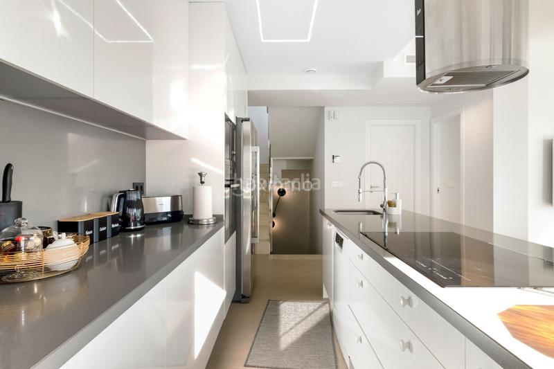 Foto 29cb3c26-8ddb-4638-aecb-3569582a2027. Chalet with parking pool in balcón de Finestrat-terra marina Finestrat