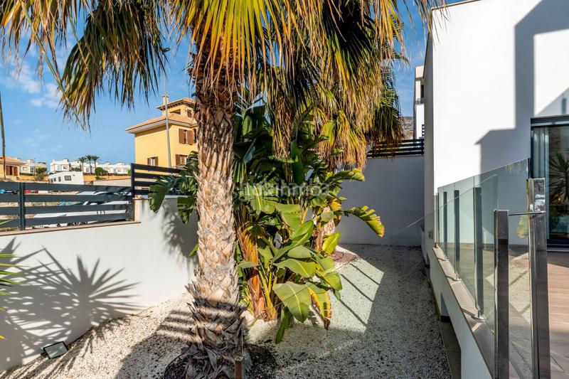 Foto 4aa1c952-cb5c-47f2-8638-ba4cf365553a. Chalet with parking pool in balcón de Finestrat-terra marina Finestrat