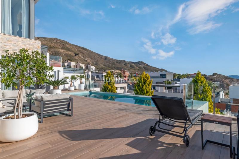 Foto 542ac545-bec8-40c4-9e54-d93000ea12aa. Chalet with parking pool in balcón de Finestrat-terra marina Finestrat