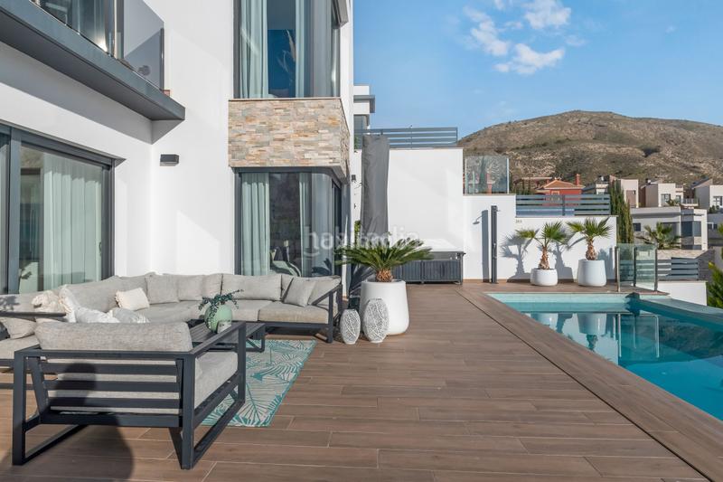 Foto e9a36368-0dbf-4b0c-a317-35ea2608a854. Chalet with parking pool in balcón de Finestrat-terra marina Finestrat