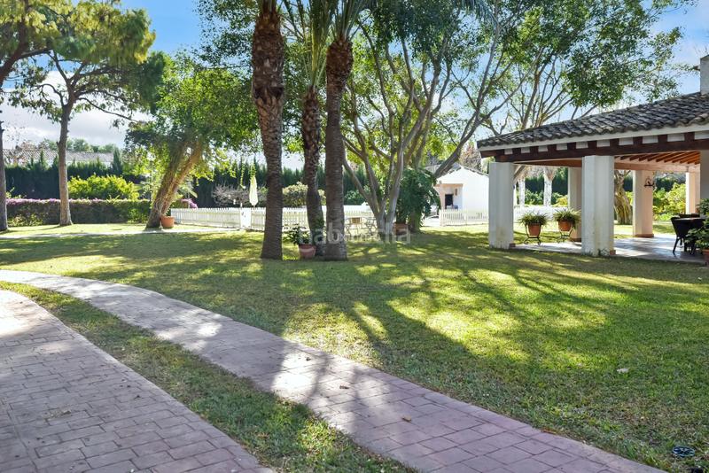 Foto 9dbbd1a9-68e1-4d10-a257-f5b769fed135. Chalet con riscaldamento parcheggio piscina in Alicante golf Alicante