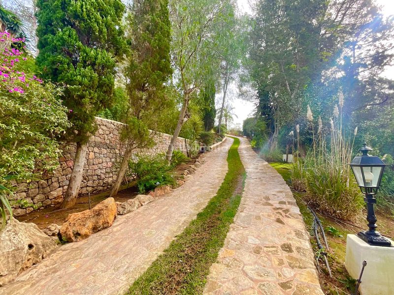 Foto 334c1f14-ef52-46db-8471-38429e41d65a. Xalet amb calefacció aparcament piscina a Santa Eulària des riu Santa Eulària