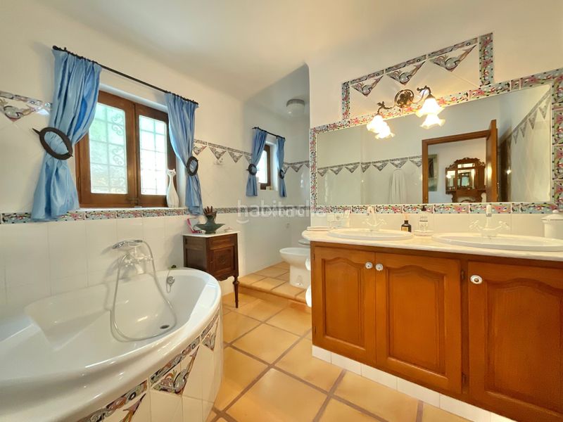 Foto 3b133824-f05a-44d9-bca3-ae796c644ced. Xalet amb calefacció aparcament piscina a Santa Eulària des riu Santa Eulària