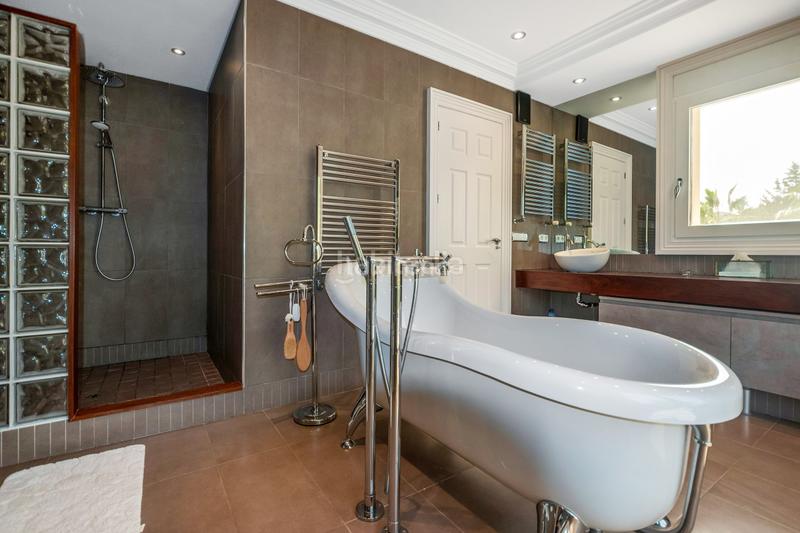 Foto 9ad10c75-b578-4cd3-b0bd-375ed3808a90. Chalet preciosa mansión con piscina en venta en Altea ciudad Altea