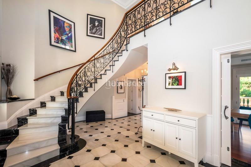 Foto ba83d3d9-f520-4e93-aec4-7fb0c4aace43. Chalet preciosa mansión con piscina en venta en Altea ciudad Altea