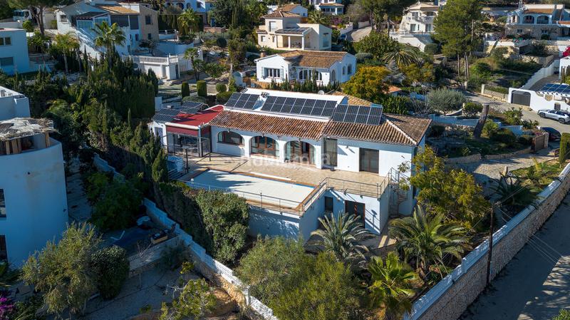 Foto b02af207-c2e8-43af-ad33-b8ffe9e29239. Chalet avec parking piscine dans Benimeit-Tabaira Moraira