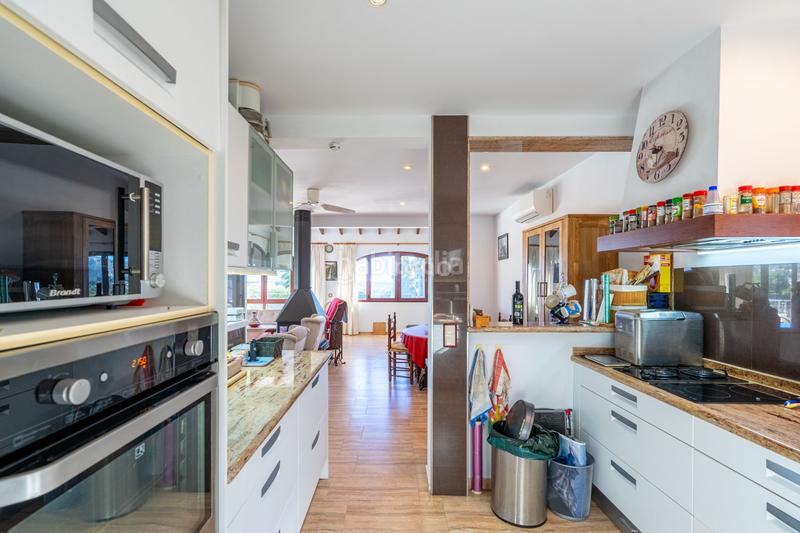 Foto df7cc668-6d46-4517-86b7-fd73c4d9813b. Chalet avec parking piscine dans Benimeit-Tabaira Moraira