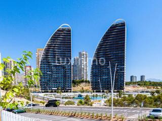 Pis a Playa Poniente. Impresionante apartamento moderno en venta en playa de poniente