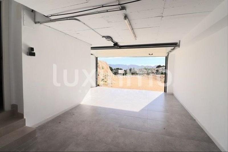 Foto 5d8dd2a8-3e84-463c-aa1e-15847c10c35d. Casa pareada villa independiente rodeada de naturaleza con piscina privada en Nucia (la)