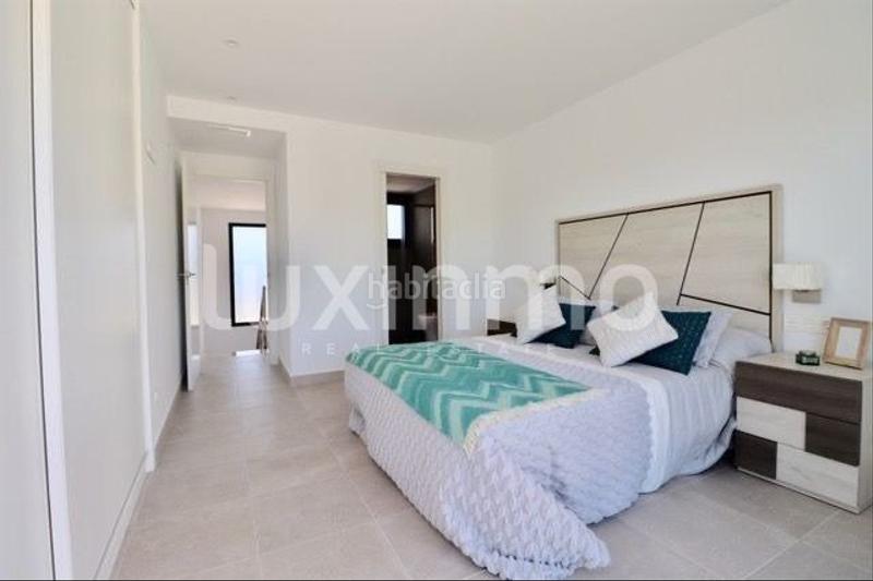 Foto 98e92ce8-5a6a-4b88-960c-16ec2a56ba6e. Casa pareada villa independiente rodeada de naturaleza con piscina privada en Nucia (la)