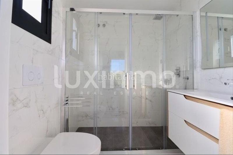 Foto f886213c-a94a-43f2-bef0-7b1eb30cb103. Casa pareada villa independiente rodeada de naturaleza con piscina privada en Nucia (la)