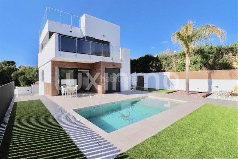 Foto fbcb5ac8-3537-446b-b14f-a96d7d511137. Casa pareada villa independiente rodeada de naturaleza con piscina privada en Nucia (la)