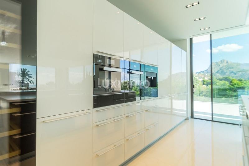 Foto b6da2f91-8f1a-4888-ad3e-8525ba4dd93a. Chalet con riscaldamento piscina in Mascarat Altea