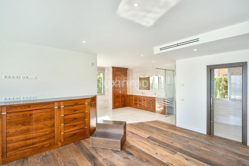 Foto cd836d16-052a-4fd4-ab81-05c563c40de8. Chalet con riscaldamento parcheggio piscina in Canuta Calp