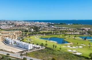 Pis a Las Lomas de Rame-Bahía Bella. Soleados apartamentos en campo de golf con vistas al mar