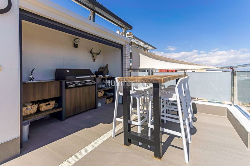 Foto 0f8a8710-6c6a-45de-812e-77caebc3ab7b. Penthouse with heating parking pool in Puerto Deportivo Guardamar del Segura